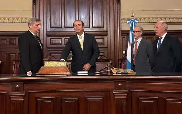 Instante de la jura Manuel Garcia Mansilla como nuevo miembro de la Corte Suprema de Justicia de la Naci�n.
