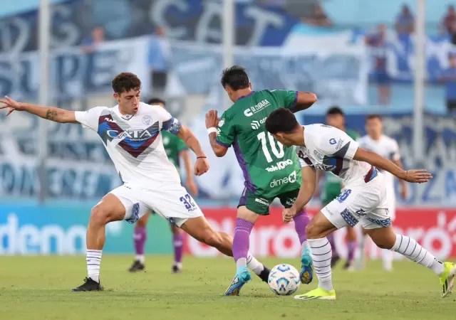 Godoy Cruz y Excursionistas jugaron en C�rdoba.