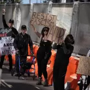 Apagón económico en EE.UU.: activistas llaman a no comprar este viernes