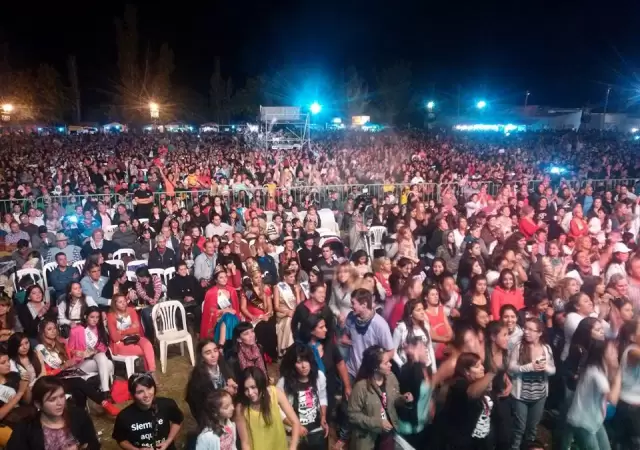 El festival del Cosechador concita la atenci�n de gran cantidad de p�blico.