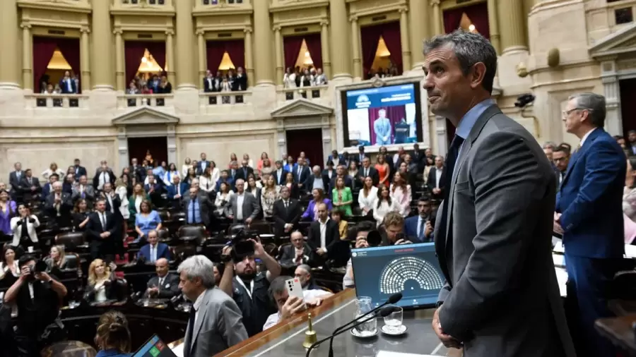 "Esté involucrado en una estafa internacional no le hace bien a este objetivo de austeridad" (G. de Brouwer)