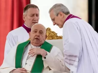 Ante el resentimiento de la salud de Francisco, reavivan teor�as del fin del mundo relacionadas con un "papa negro".
