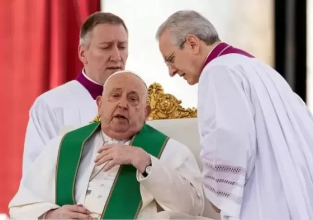 Ante el resentimiento de la salud de Francisco, reavivan teor�as del fin del mundo relacionadas con un "papa negro".