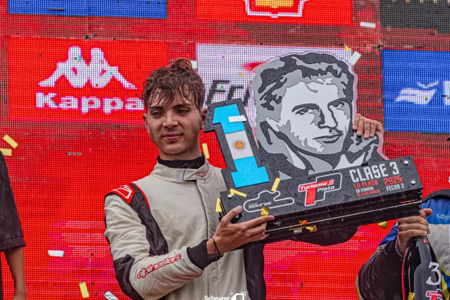 Tom�s Vitar se qued� con el primer puesto de la Clase 3 del Turismo Pista/