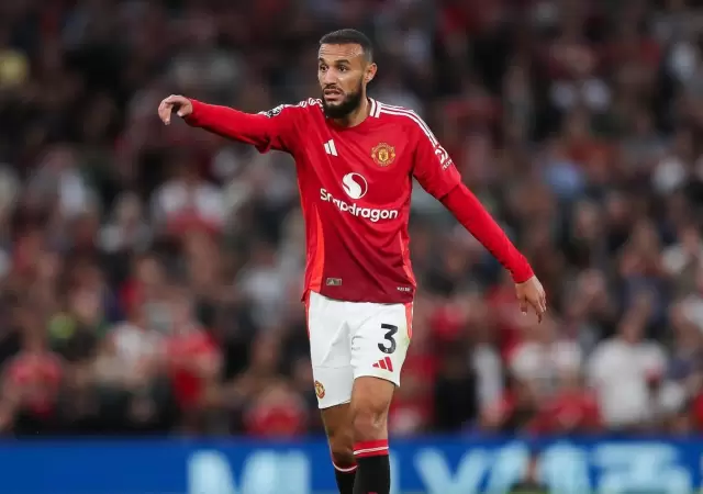 Noussair Mazraoui.