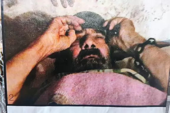 Foto de la Polic�a Bonaerense en el momento de la liberaci�n de Rodr�guez el 4 de febrero de 2004. (Revista Gente)