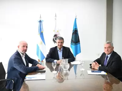 Jorge Macri junto al nuevo ministro de Seguridad, Horacio Gim�nez, y Waldo Wolff.