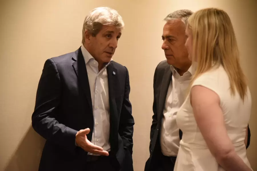 "Pero durante 113 a�os la Argentina tuvo d�ficit fiscal, y cuando no lo tuvo es porque ven�a de una crisis" (L. Caputo)