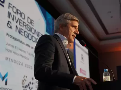 Luis Caputo recientemente visit� Mendoza durante la semana de celebraciones de la Fiesta Nacional de la Vendimia 2025.