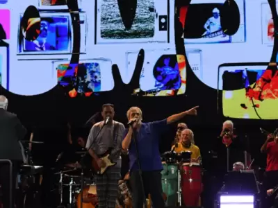 Uno de los momentos m�s fuertes y r�tmicos de la Fiesta de la Cosecha con la Actuaci�n de los Aut�nticos Decadentes.