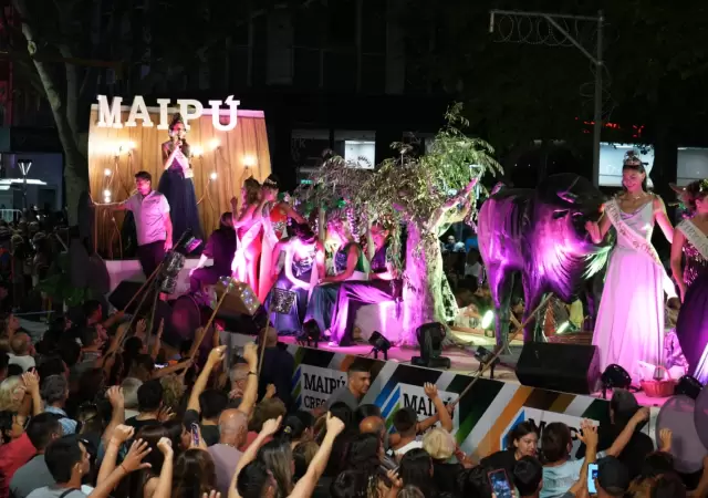 As se disfrut todo el color de la Va Blanca de las Reinas en Mendoza