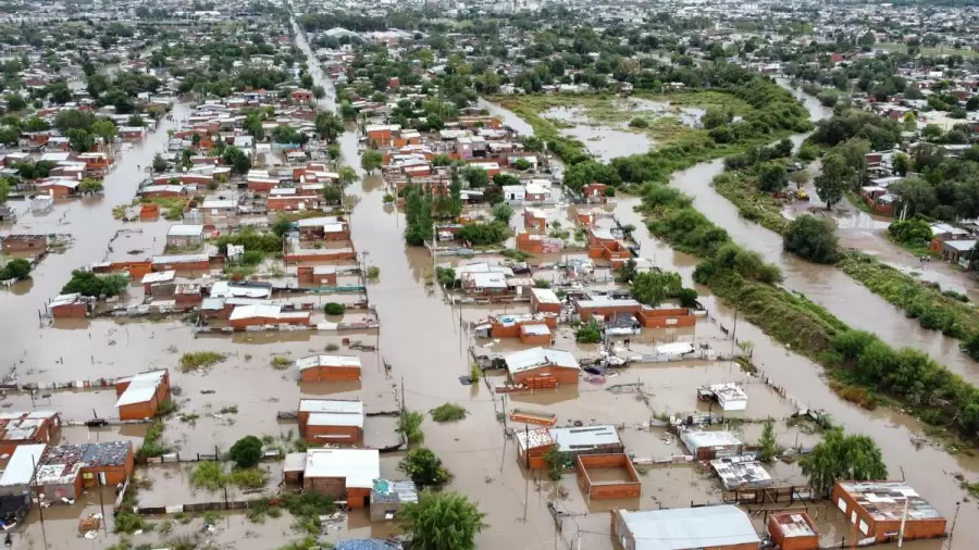 El temporal dej� a Bah�a Blanca totalmente inundada. (Foto: web)