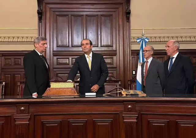 Garc�a Mansilla jura en la Corte