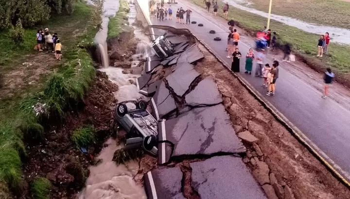 Foto de Archivo del temporal que azot� Bah�a Blanca/