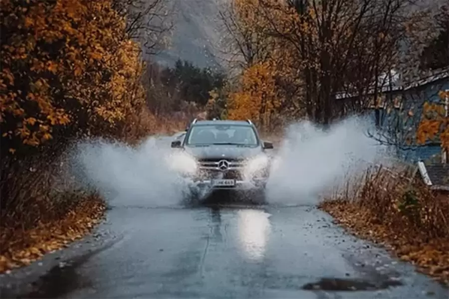 Si llegara a caer granizo, conviene buscar un lugar con techo, lejos de los árboles.