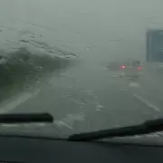 Tormentas intensas y manejo defensivo, las claves para conducir el auto con seguridad