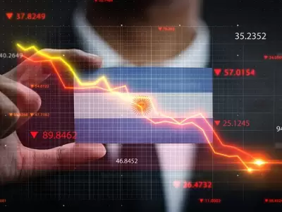 Impacto en Wall Street: desplome de acciones argentinas y alza del riesgo pa�s