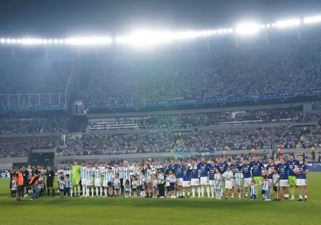 El seleccionado nacional se apresta a jugar en el Monumental.