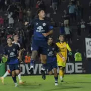 Independiente Rivadavia venci� a Uni�n y logr� su primer triunfo en casa