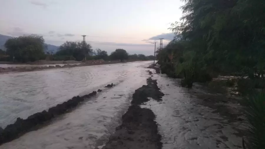 Corte de la ruta nacional 40, en Tucumán, a la altura del Bañado.