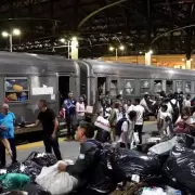 El "Tren Solidario" parti� con toneladas de ayuda rumbo a Bah�a Blanca