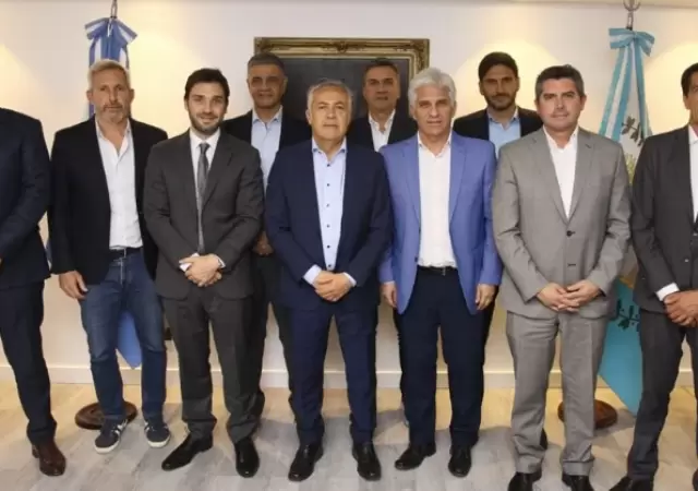 El informe mensual de CB Consultora refleja la evoluci�n de la percepci�n ciudadana sobre los mandatarios provinciales.