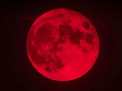 Luna Roja.