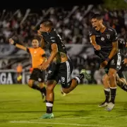 Gimnasia despertó en el segundo tiempo, ganó y se trepó arriba