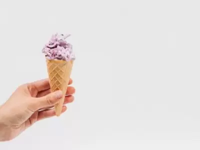 Una mam� se comi� el helado de su hijo y la denunci� con la Polic�a.