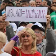 Abuelas y trabajadores del Garrahan se unen a la marcha de jubilados contra el veto
