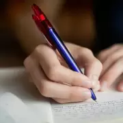 �Mala letra o mente brillante? Mir� lo que sugiere una investigaci�n