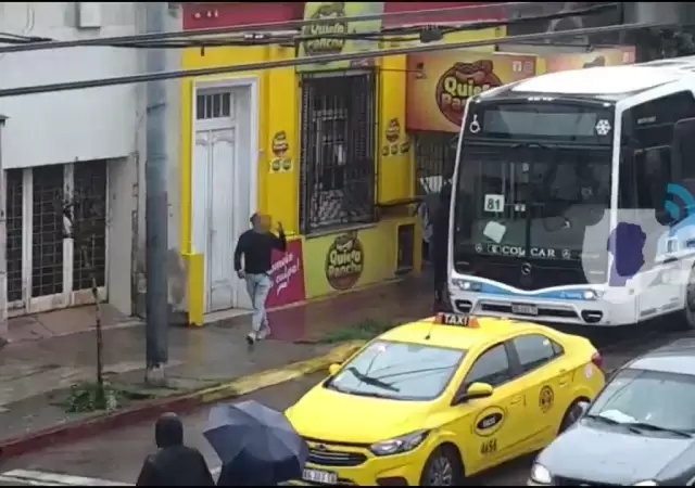 El hecho qued� registrado por las c�maras de seguridad del 911.