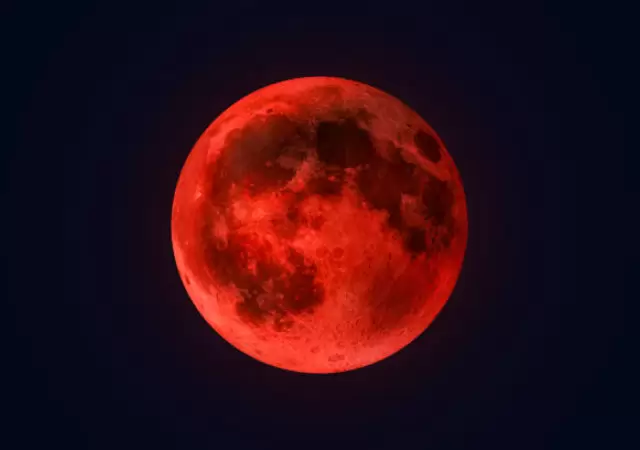 Eclipse lunar.