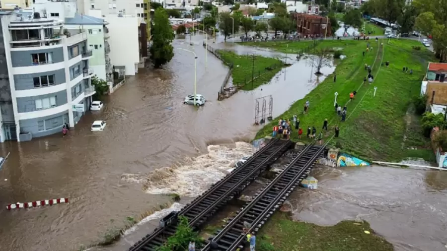 La in�dita tormenta caus� estragos en Bah�a Blanca.