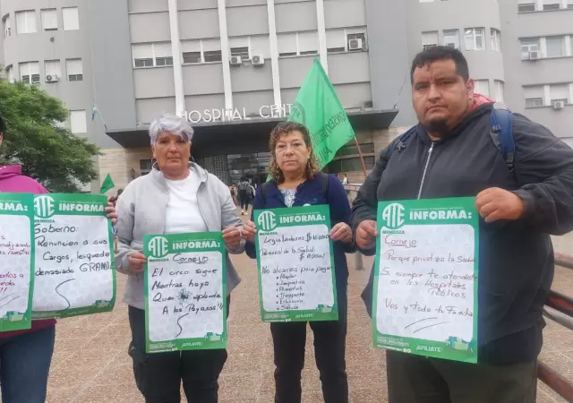 Trabajadores del sector de la salud se manifiestan.