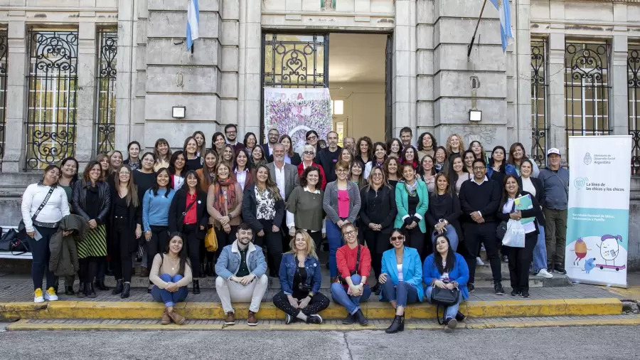 Plantel de la Secretaría de la Niñez