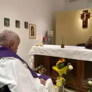 Primera foto del papa Francisco celebrando una misa tras su estado cr�tico