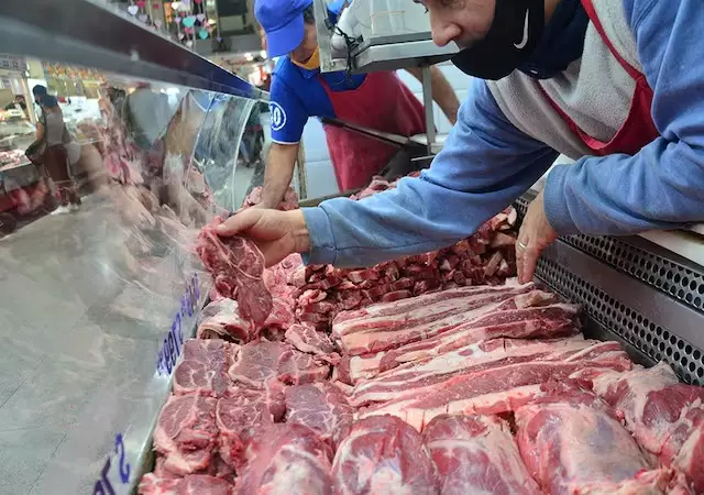 Carne en el mostrador