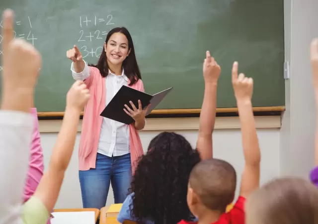Muy atractiva oportunidad para las maestras y maestros argentinos en EEUU.