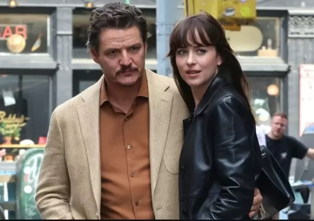 Pedro Pascal y Dakota Johnson.