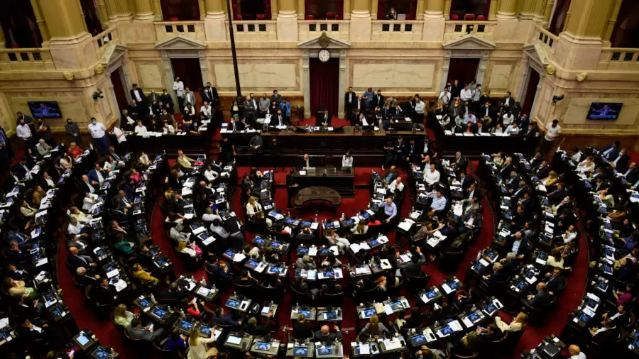 "Con este trabajo descubrimos decretos que fueron siempre ratificados por medio de una ley del Congreso" (L. Vivacqua)