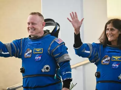 La dupla de astronautas logr� retornar a casa gracias a una camuflada misi�n de rescate.