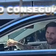 Leo Messi se tent� con la inesperada pregunta de una fan�tica