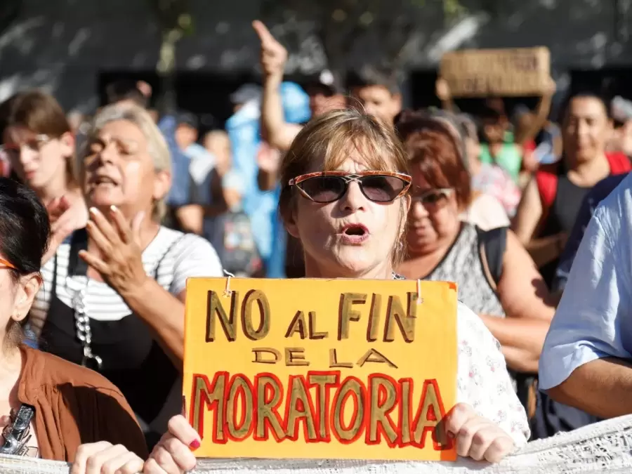 Este mi�rcoles se repiti� la marcha de los jubilados pidiendo la pr�rroga de la moratoria previsional. (Foto: archivo web)