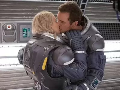 Jennifer Lawrence y Chris Pratt en una escena de la pel�cula 'Passengers', de 2016. (Cr�dito: Columbia Pictures)