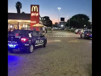 La pelea ocurri� en un concurrido local de comidas r�pidas ubicado en la Terminal.
