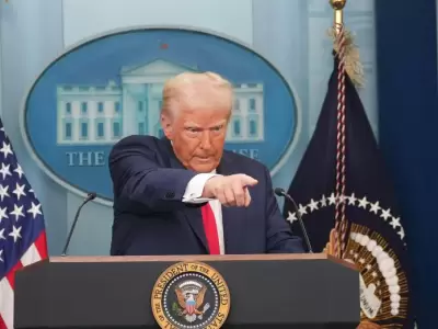 Ni los migrantes en proceso de regularizaci�n se pueden proteger de la cruzada trumpista.