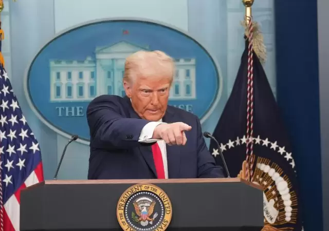 Ni los migrantes en proceso de regularizaci�n se pueden proteger de la cruzada trumpista.