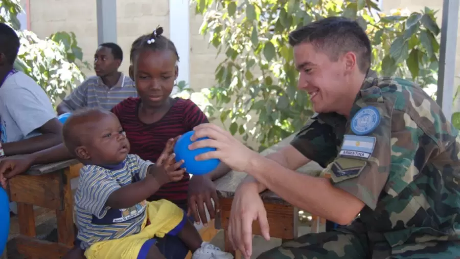 Un integrante de los Cascos Azules que envió la Argentina a Haití. (Fuente: archivo web)