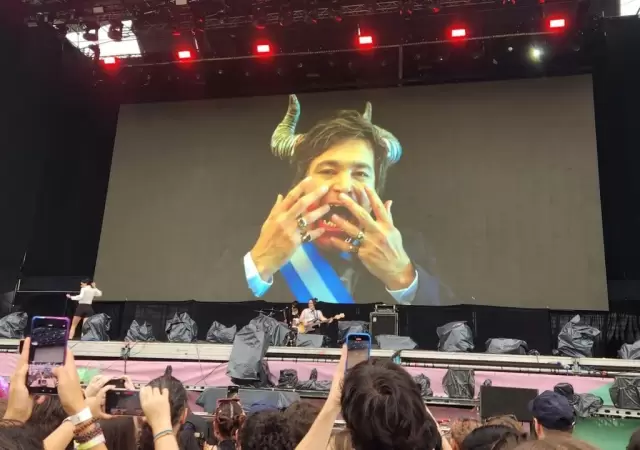 Se encendi� la pol�mica en el Lollapalooza con un video contra Javier Milei